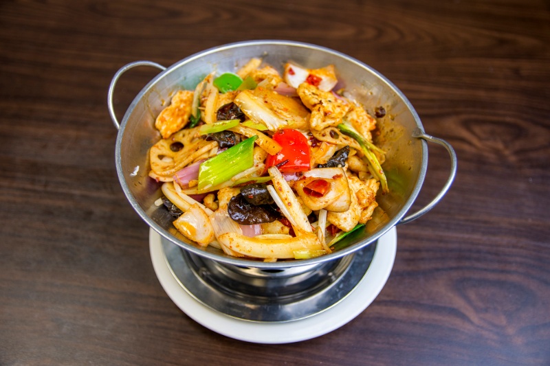 c18. spicy dry pot chicken 香锅鸡片 <img title='Spicy & Hot' align='absmiddle' src='/css/spicy.png' /> <img title='Spicy & Hot' align='absmiddle' src='/css/spicy.png' />